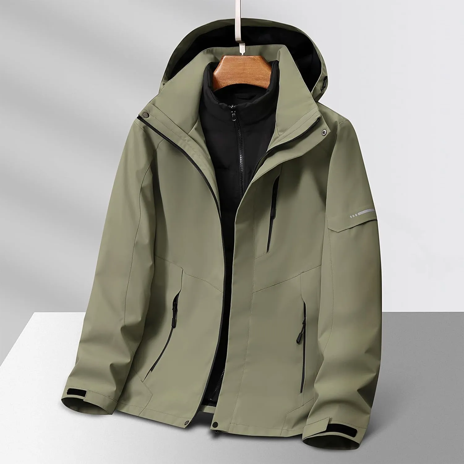 Mens Outdoor Hiking Rain Jackets Classic Soild Color Wearproof Windbreaker Autumn Winter Waterproof Ski Hooded Coats